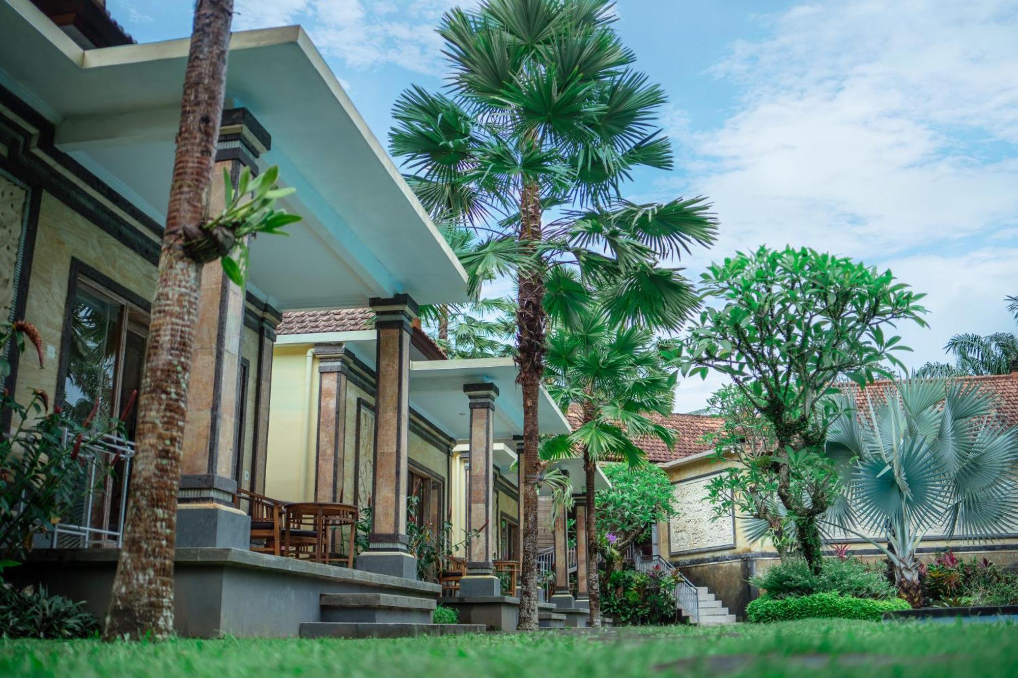 Hotel Abhirama And Ubud